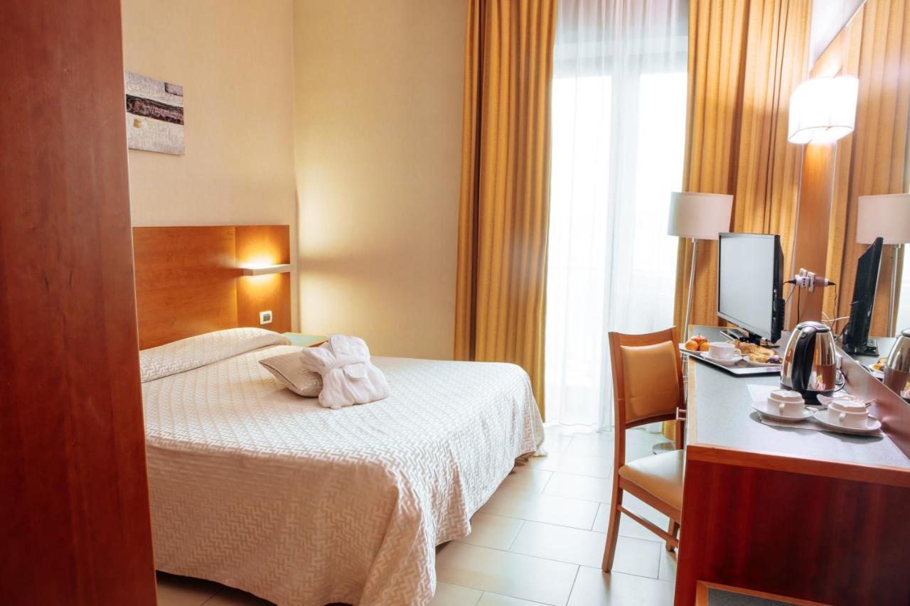 Hotel Amico Citta Sant'Angelo Ngoại thất bức ảnh